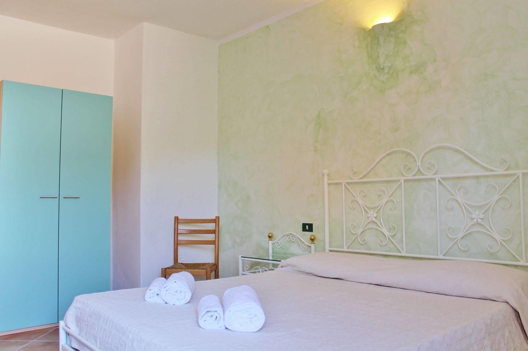 Residence Blue Corner Porto Pollo ปาเลา ภายนอก รูปภาพ